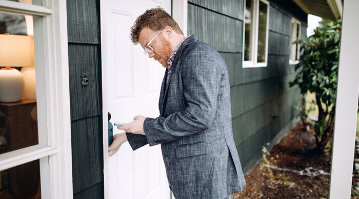 realtor using app to open locked door